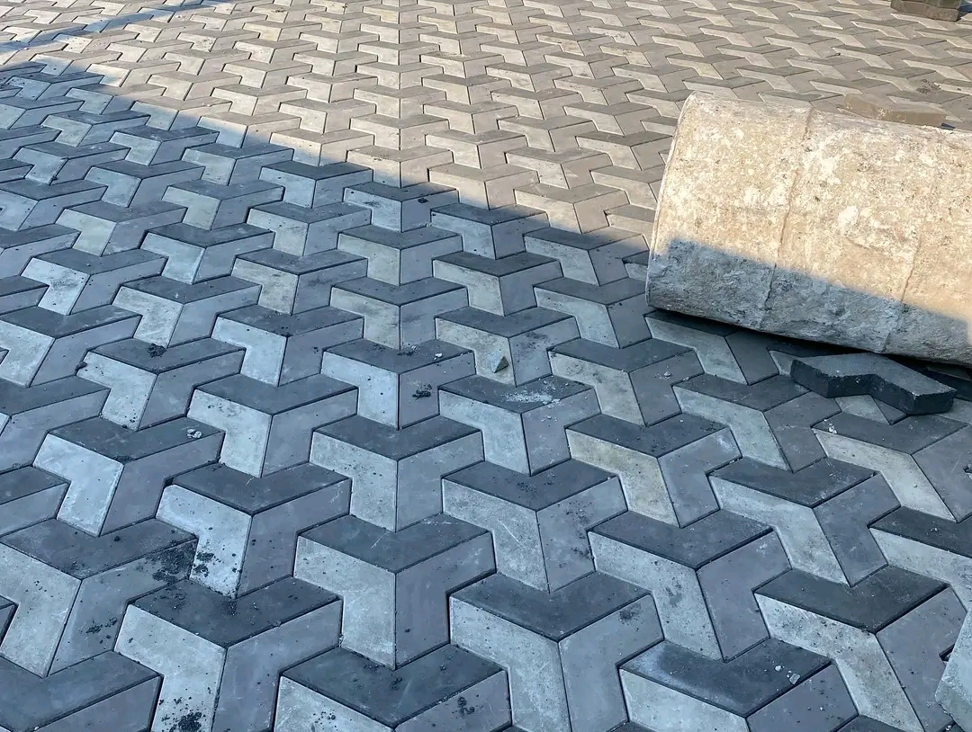 Grey paving blocks